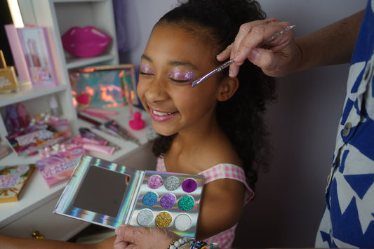 DISCO A GO GO- Radiant Glow Eyeshadow Palette